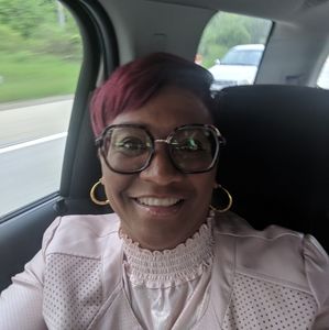 Meet your Posher, Angela